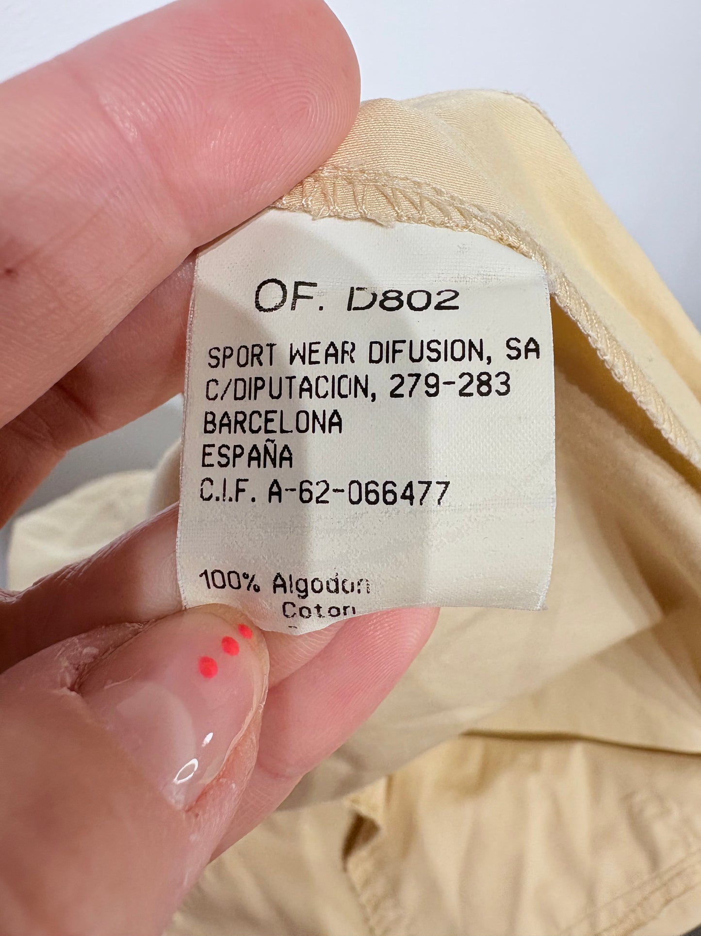 Falda midi con apertura lateral