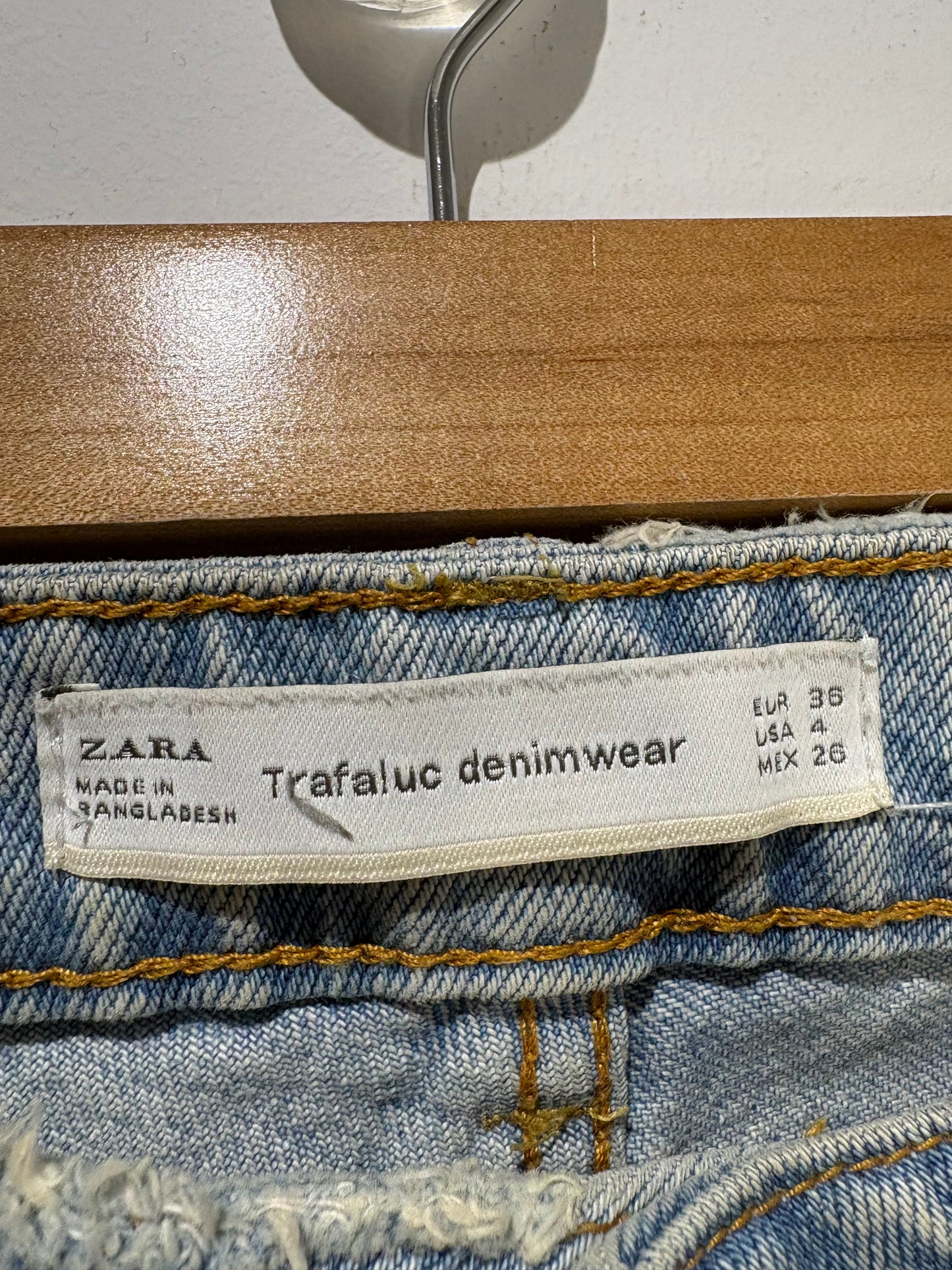 Vaquero flecos de Zara