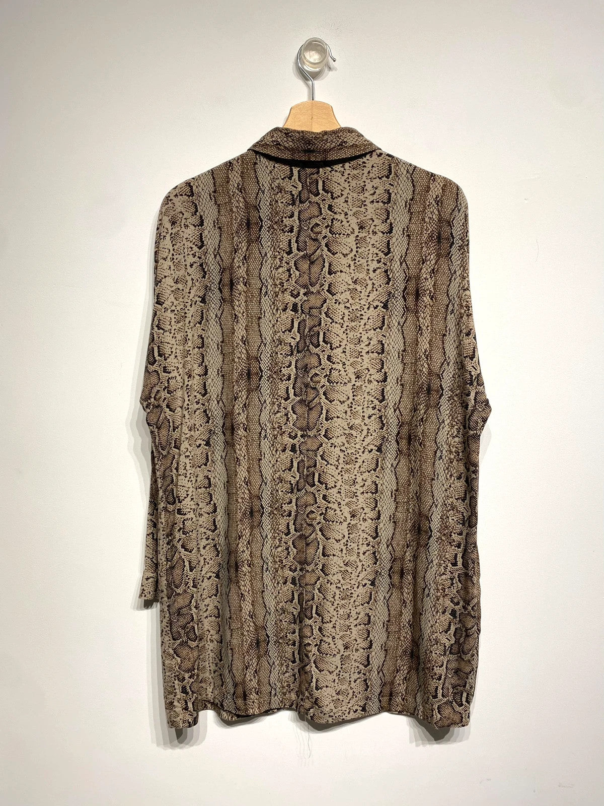 Blusa estampado serpiente