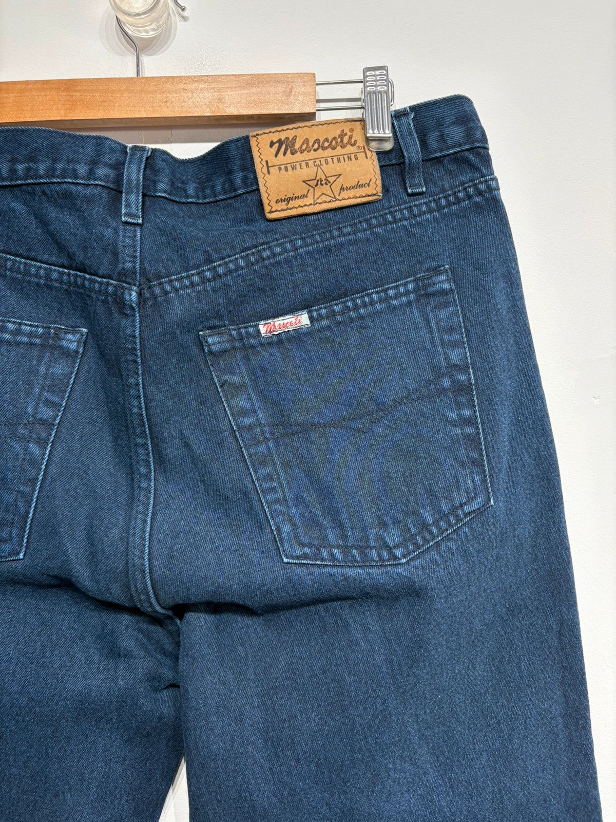 Vaquero cintura alta color azul oscuro