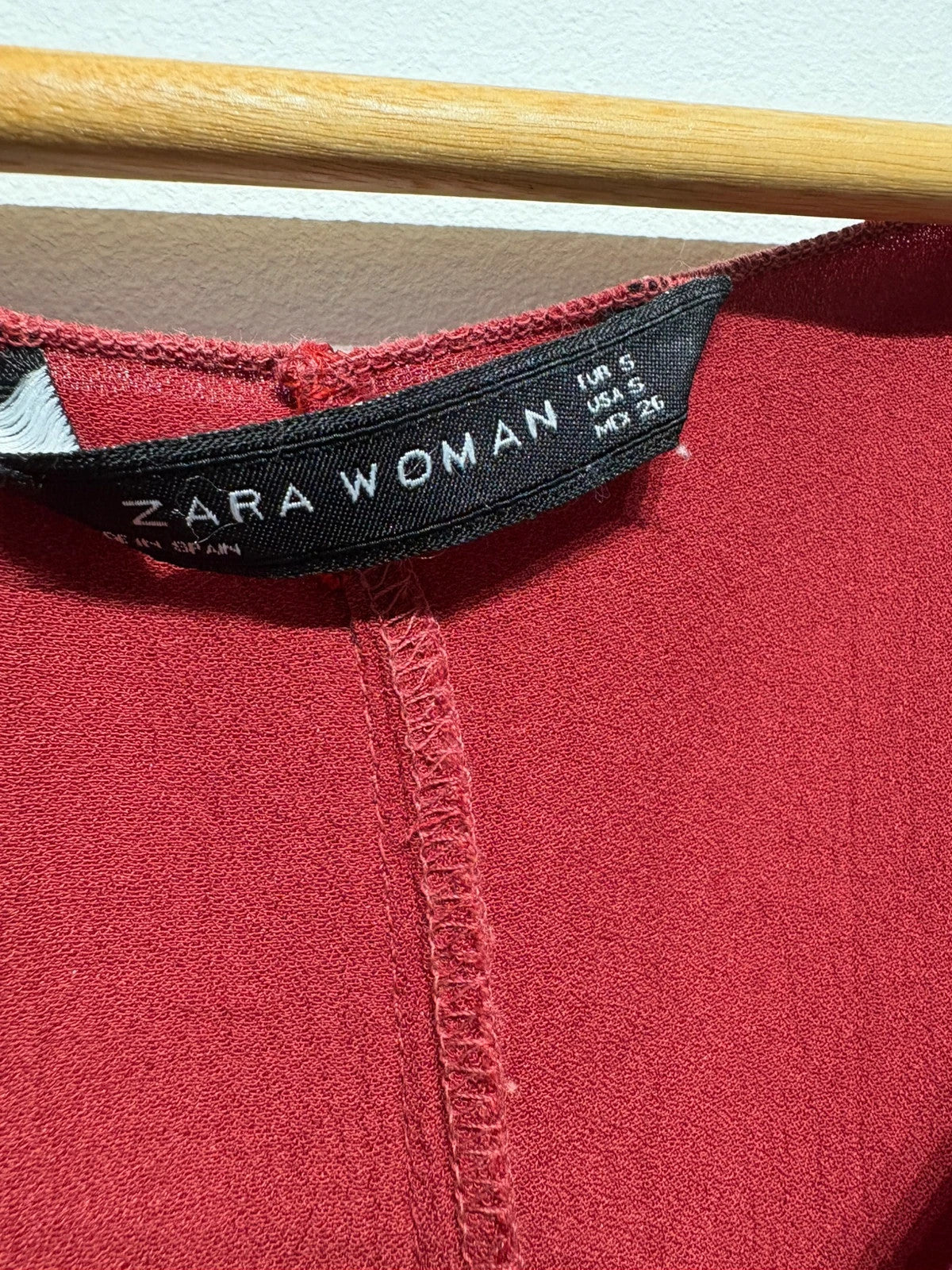Vestido Zara manga 3/4 granate