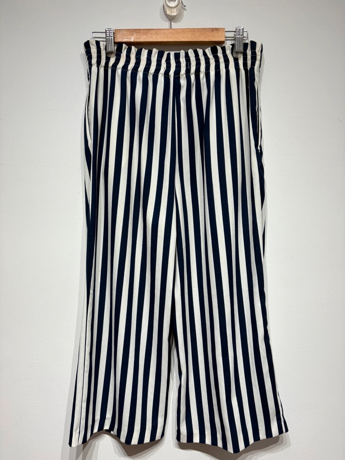 Pantalón fluido de Zara