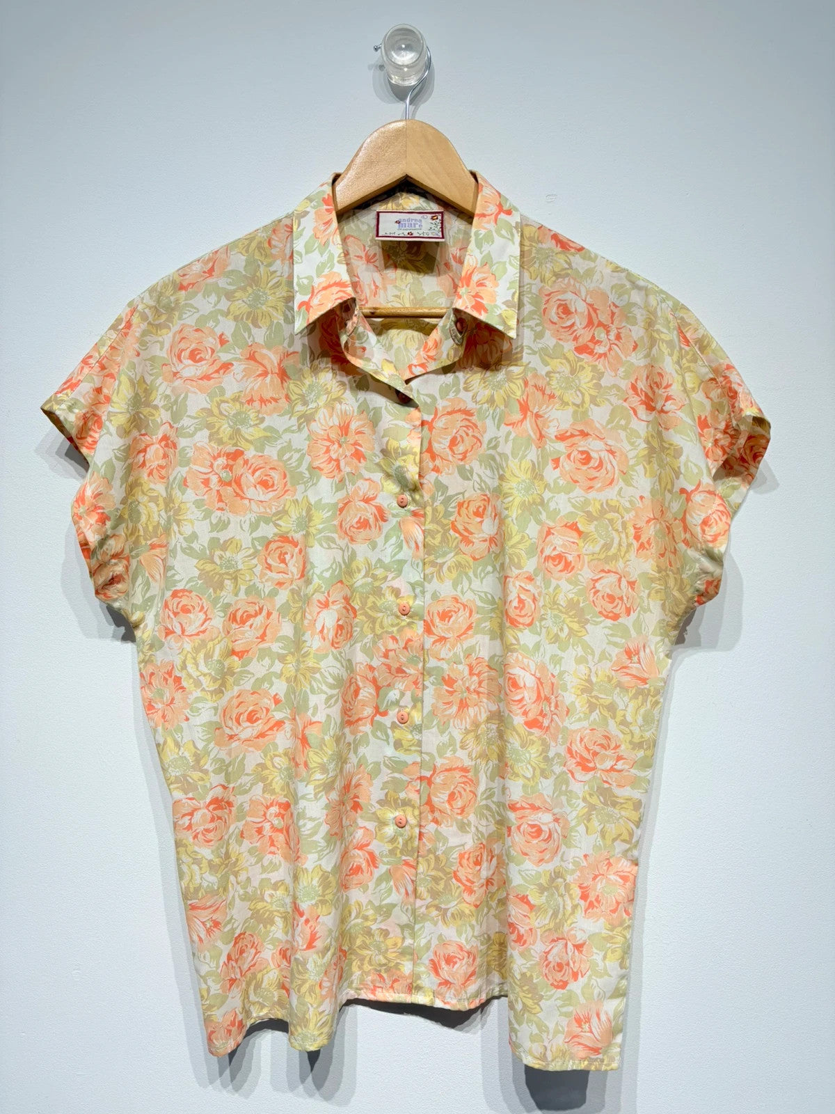 Camisa vintage estampada tonos claros