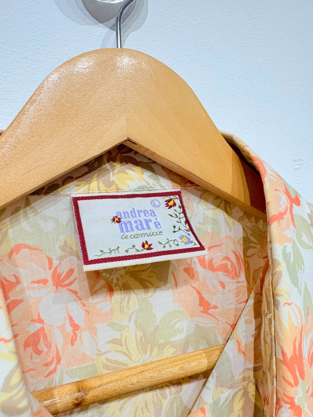 Camisa vintage estampada tonos claros
