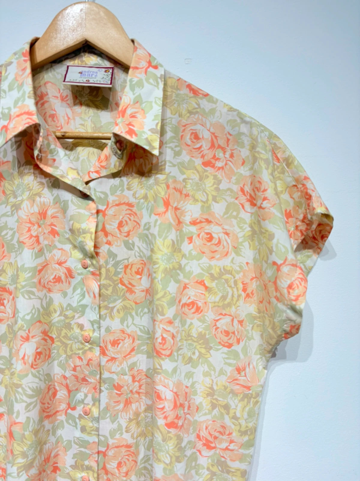 Camisa vintage estampada tonos claros