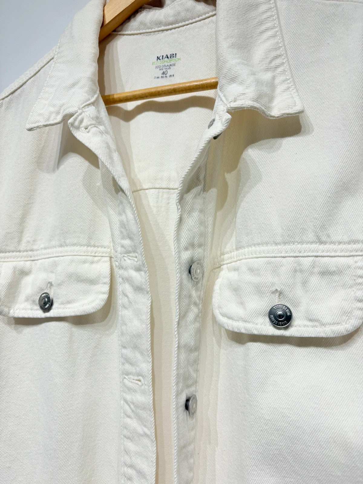 Sobrecamisa vaquera larga blanca Kiabi