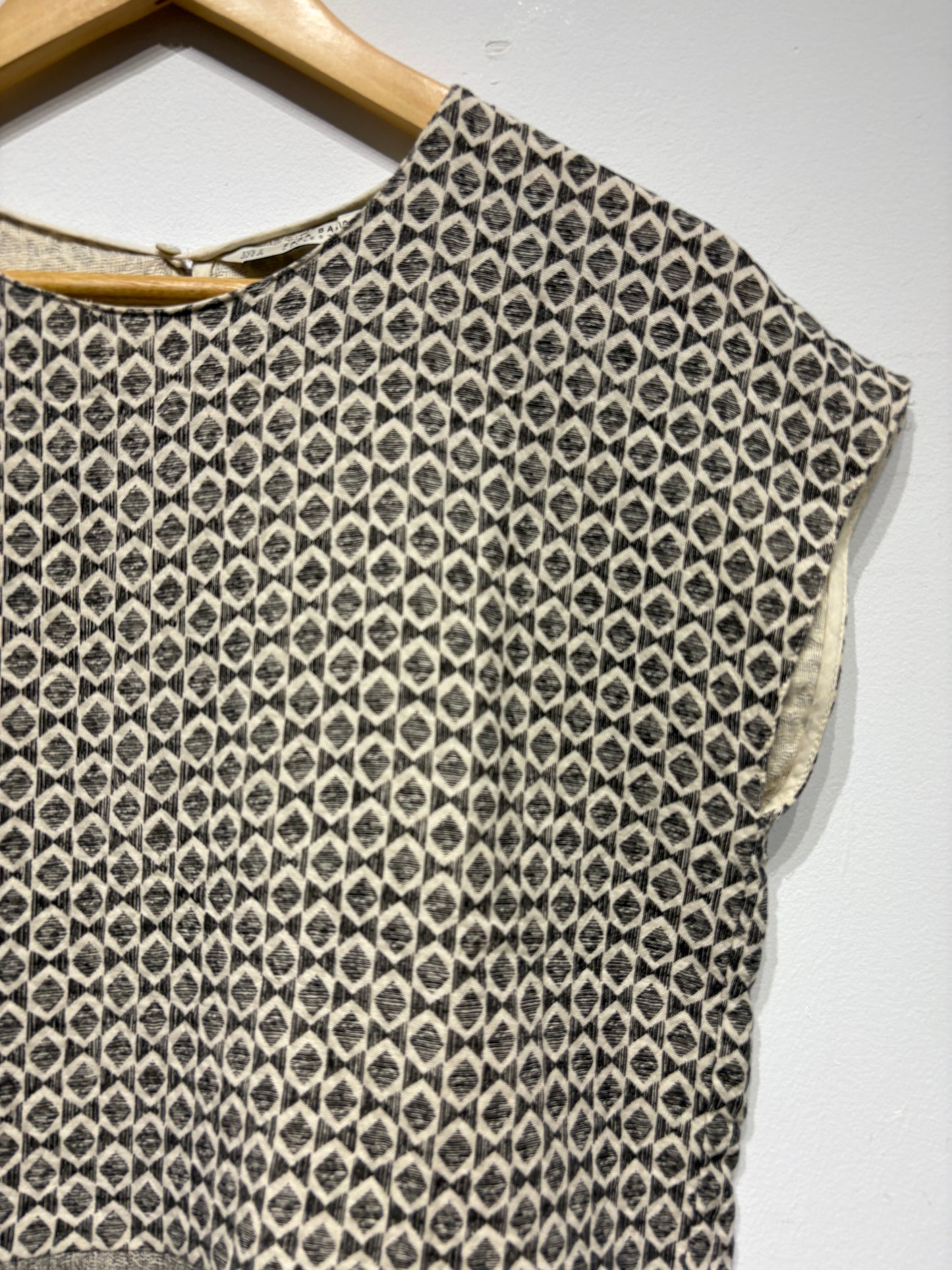 Camiseta estampada con volante