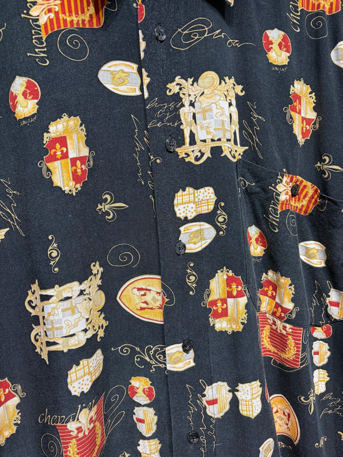 Camisa negra retro estampada