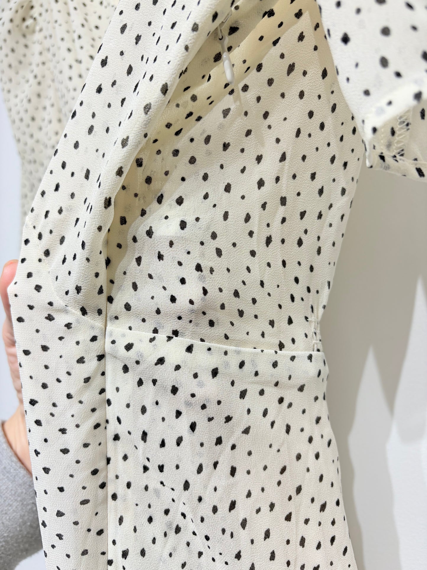 Vestido topitos jaspeados de H&M
