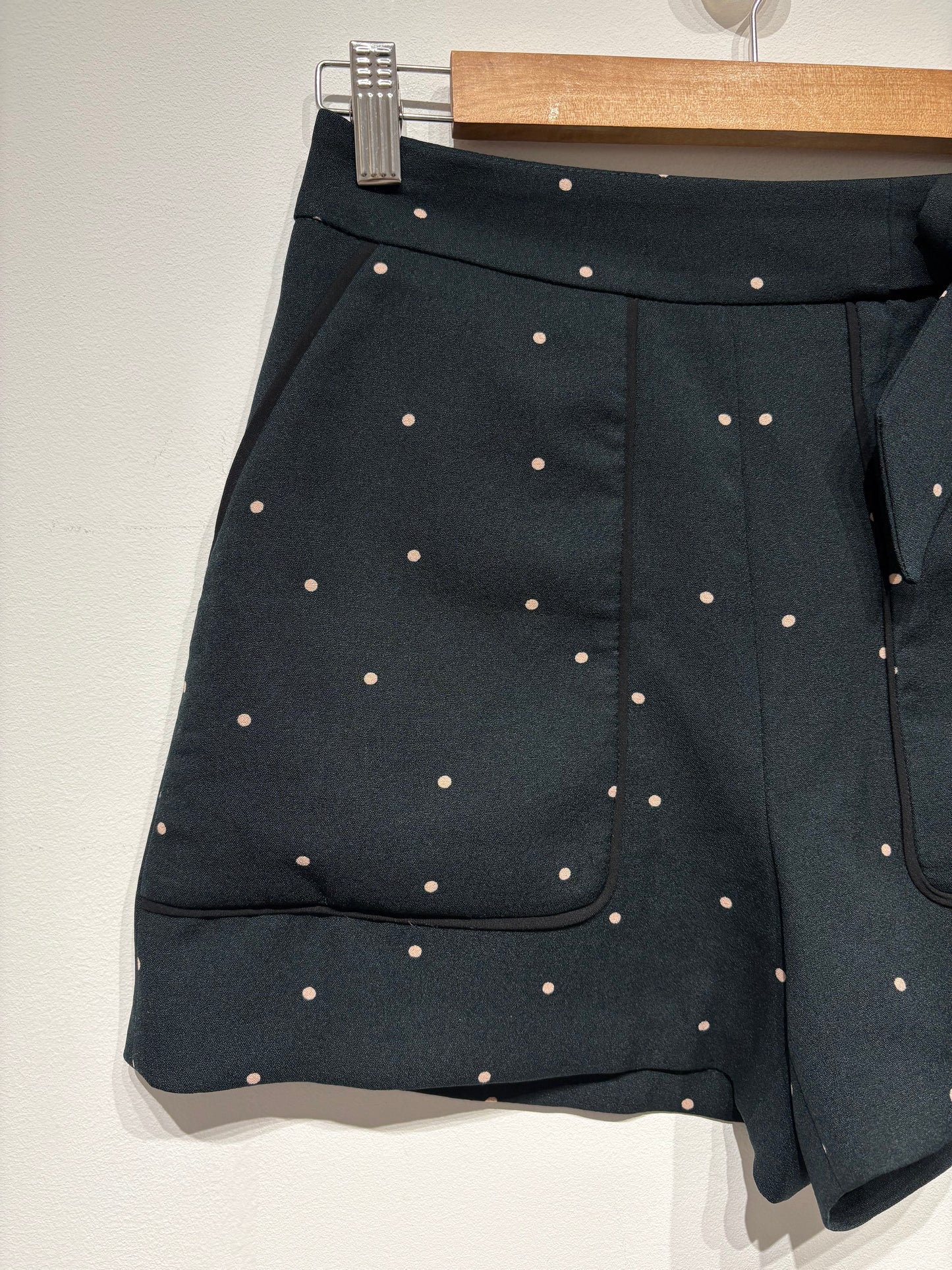 Short con cinturón de Zara