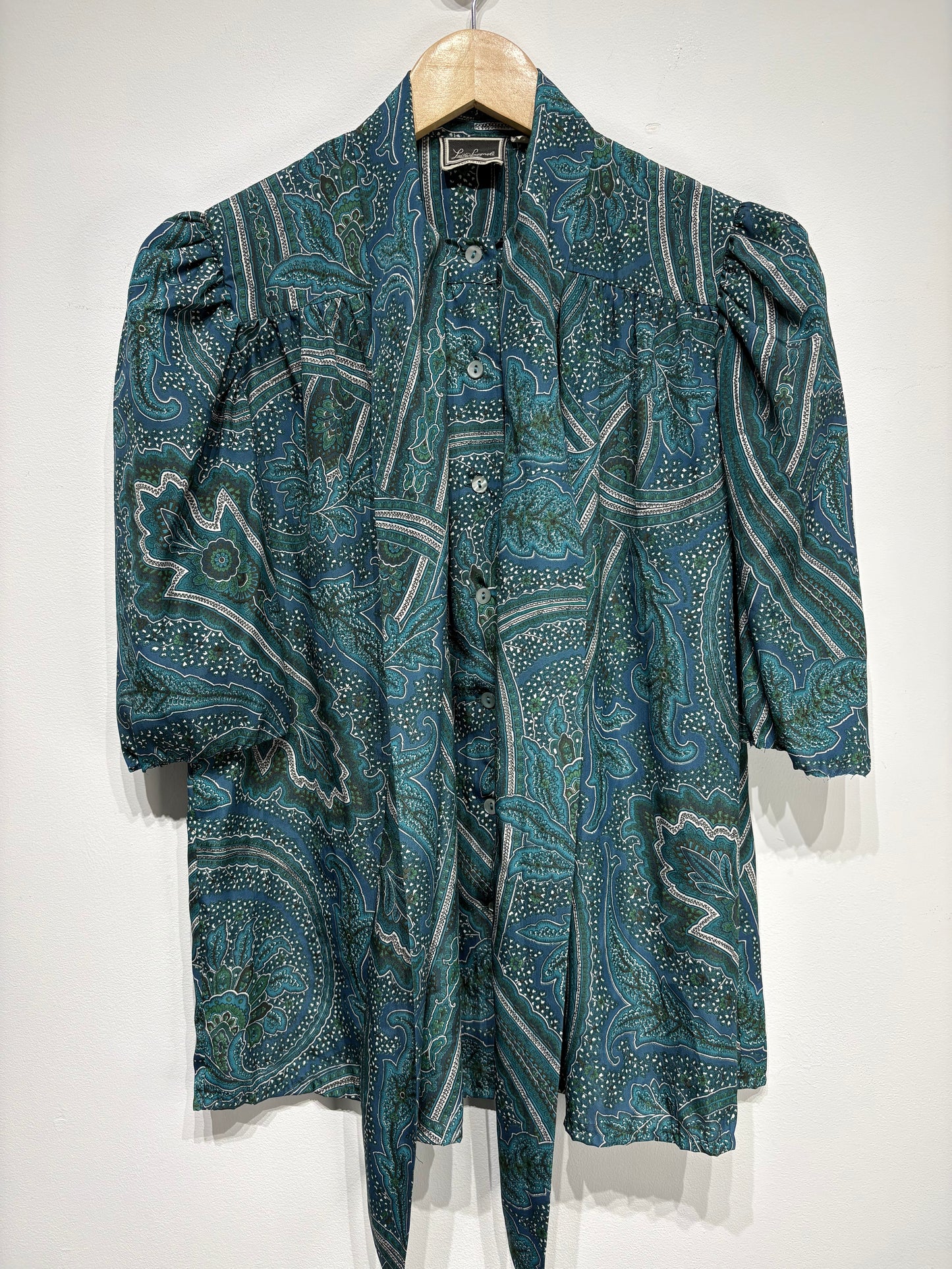 Blusa vintage atada al cuello
