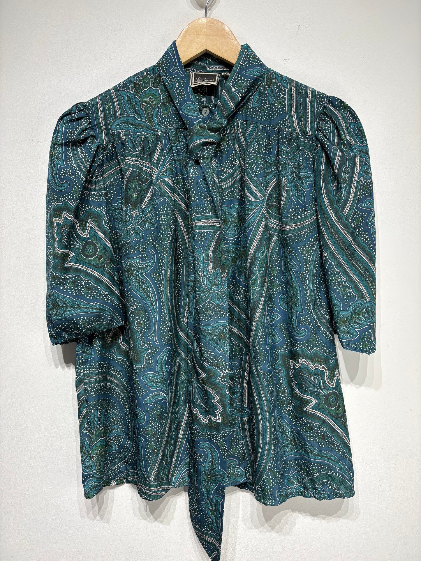 Blusa vintage atada al cuello