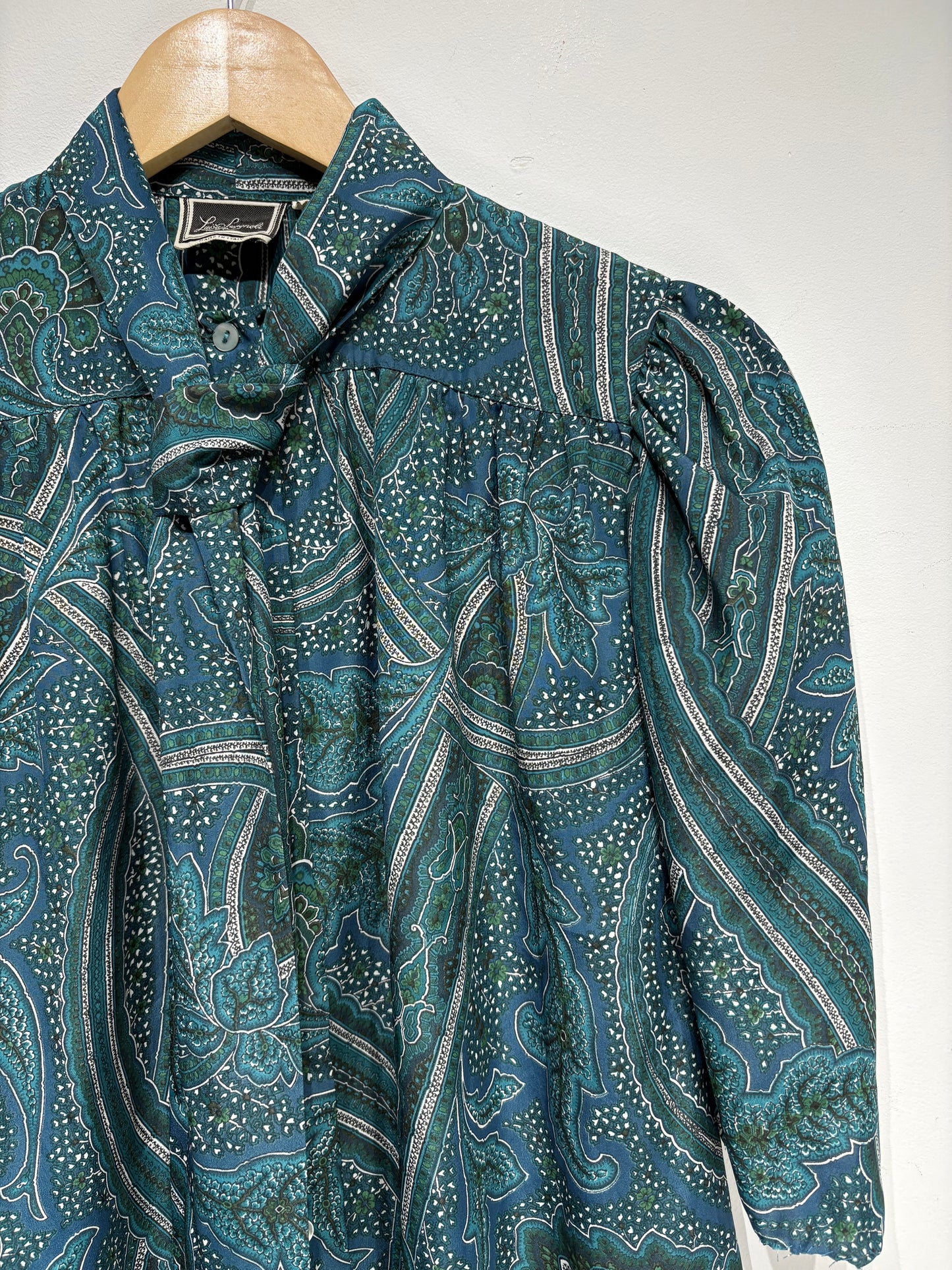 Blusa vintage atada al cuello