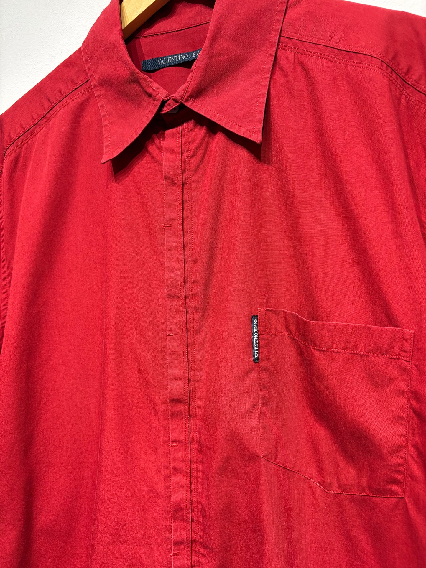 Camisa de hombre color rojo Valentino