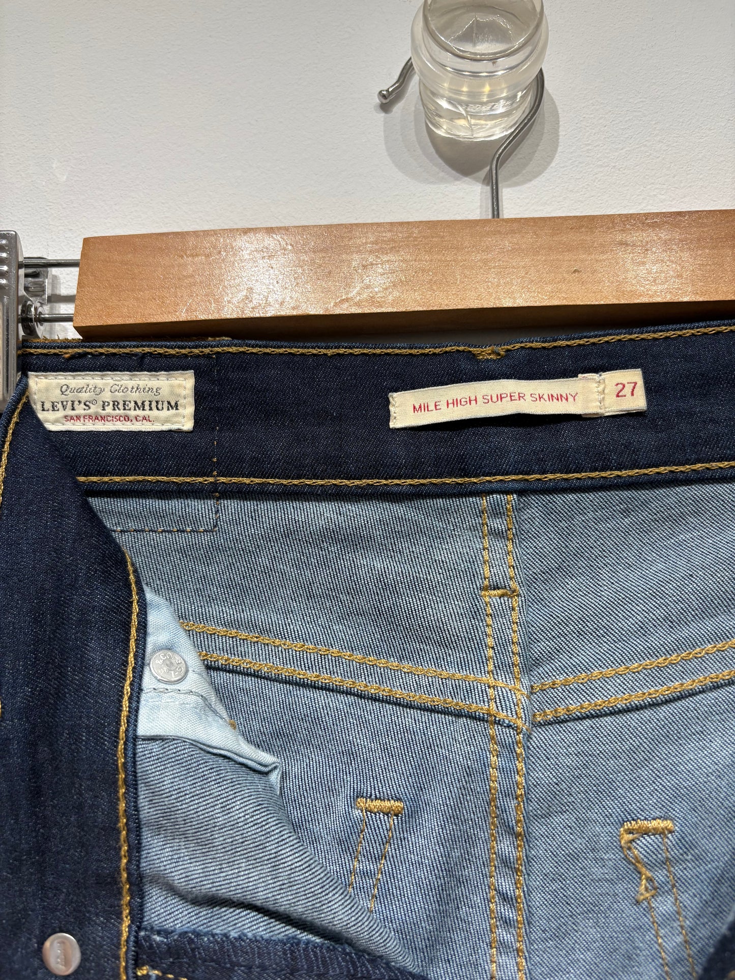 Vaquero Levi’s tono oscuro