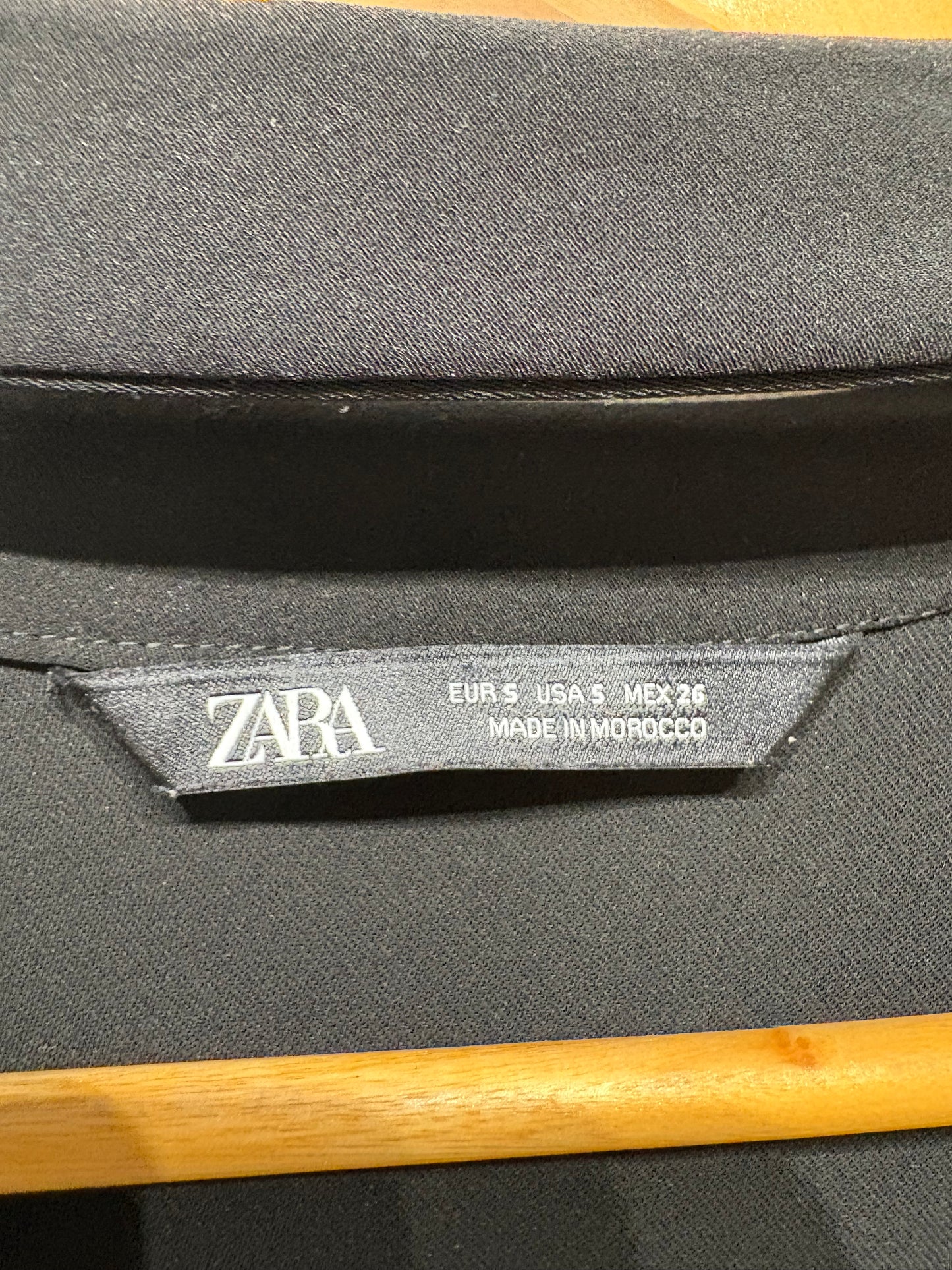 Mono negro largo de Zara