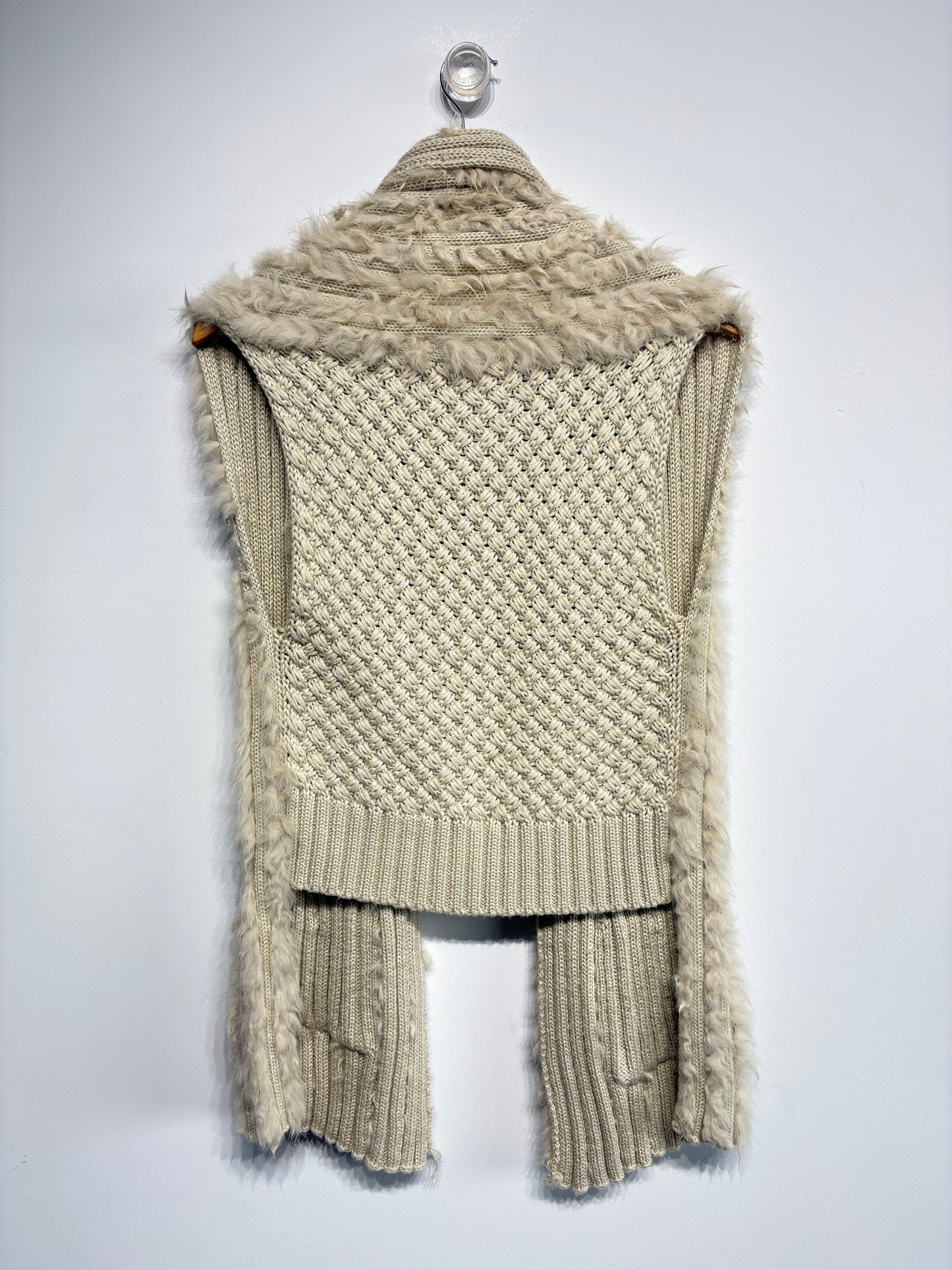 Chaleco de punto y piel