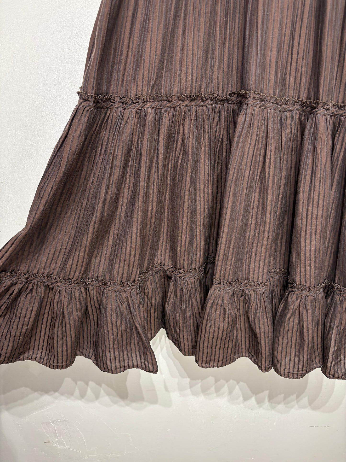 Vestido con pedrería de seda y algodón