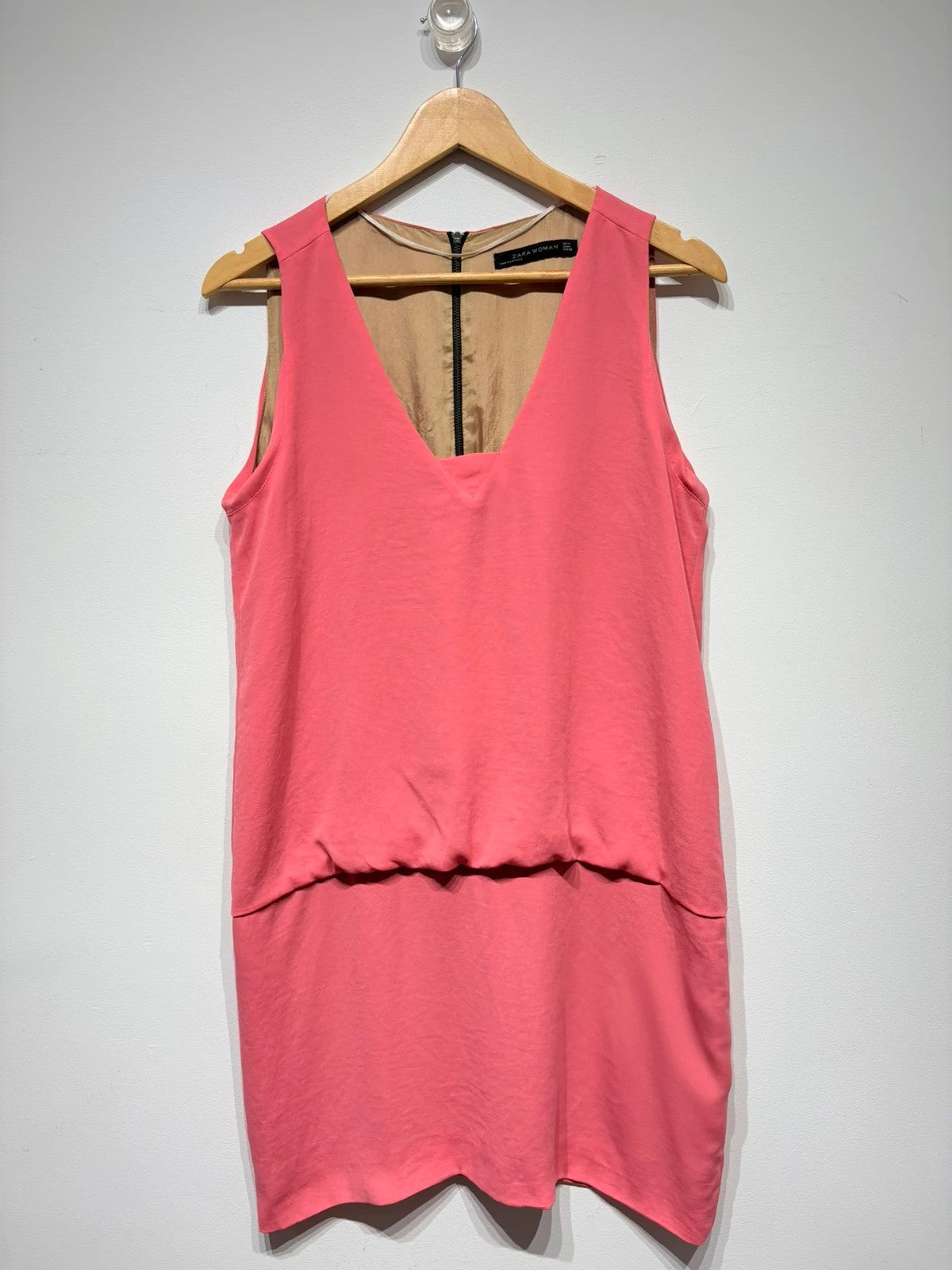 Vestido color coral de Zara