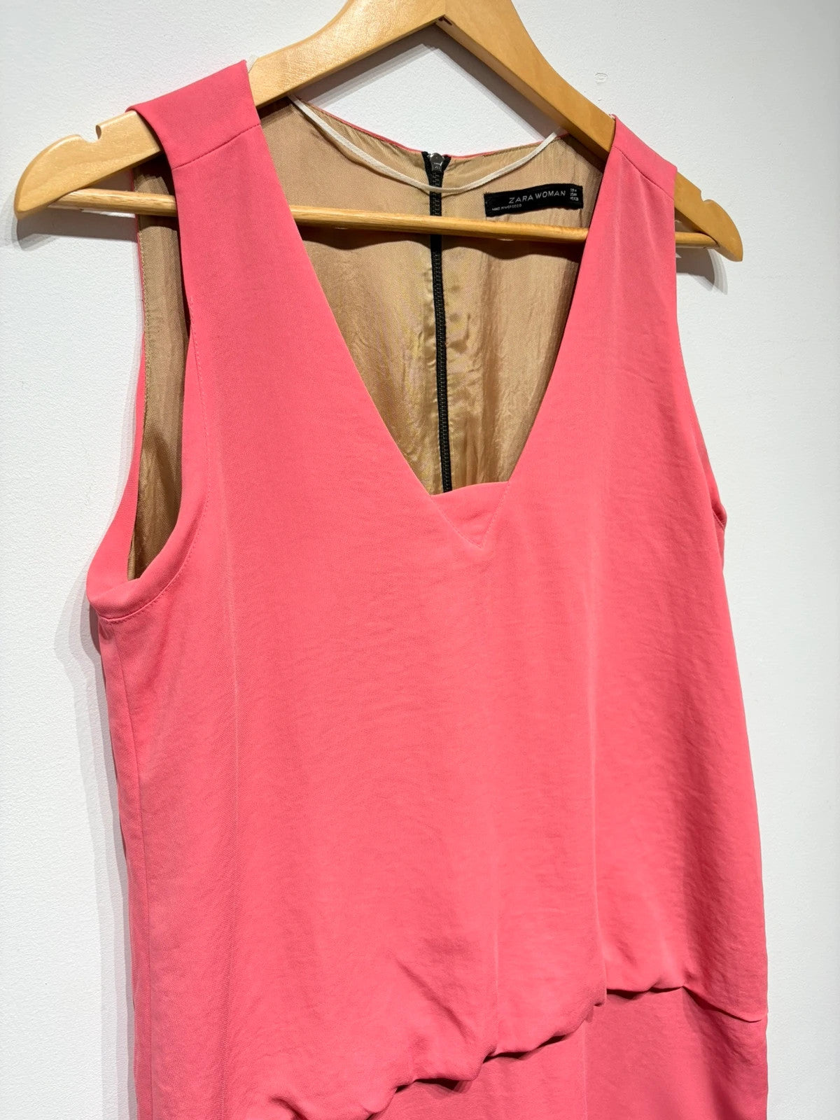 Vestido color coral de Zara