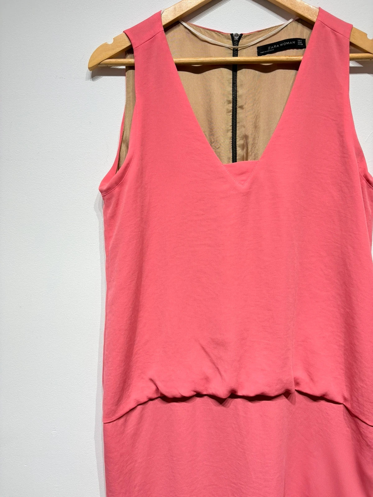 Vestido color coral de Zara