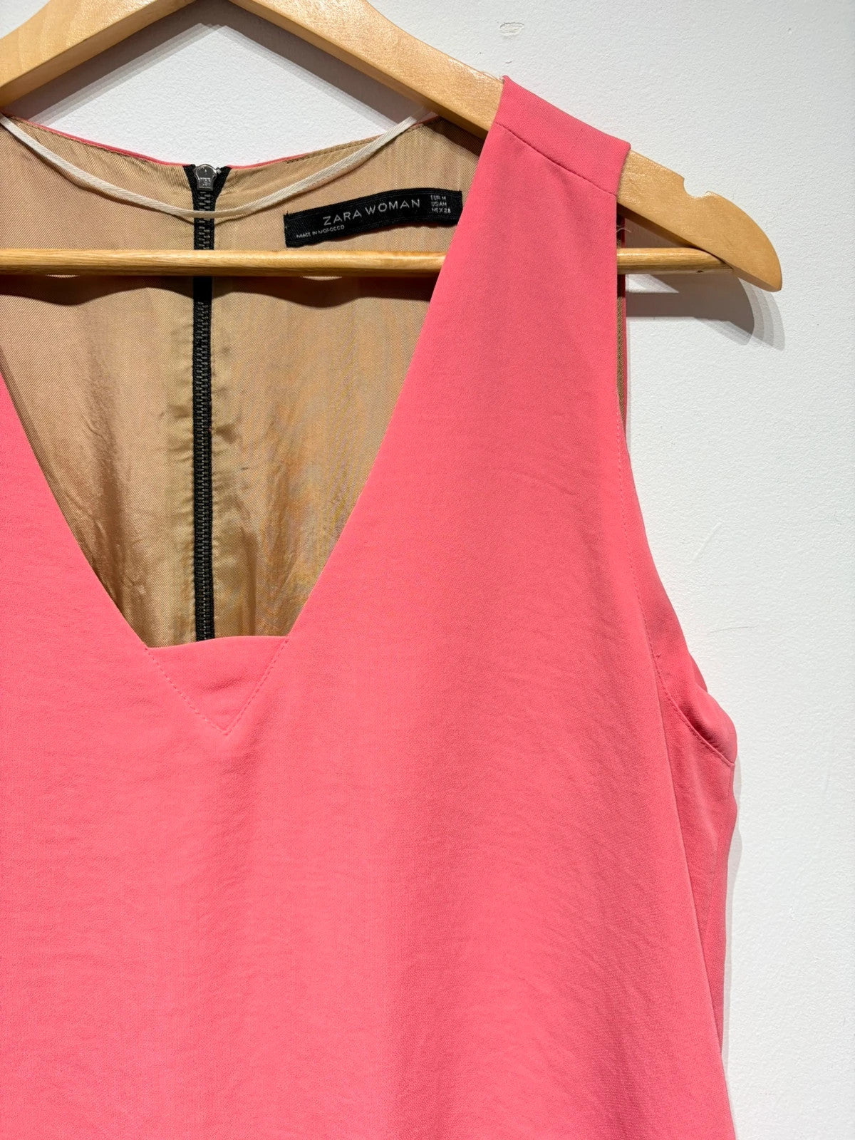 Vestido color coral de Zara