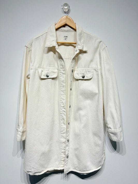 Sobrecamisa vaquera larga blanca Kiabi