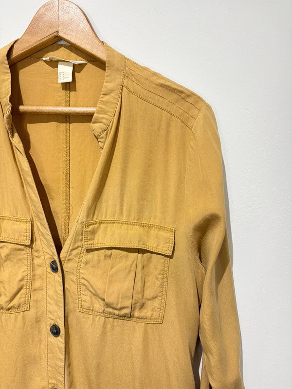 Camisa con cinturón de H&M