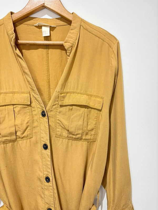 Camisa con cinturón de H&M