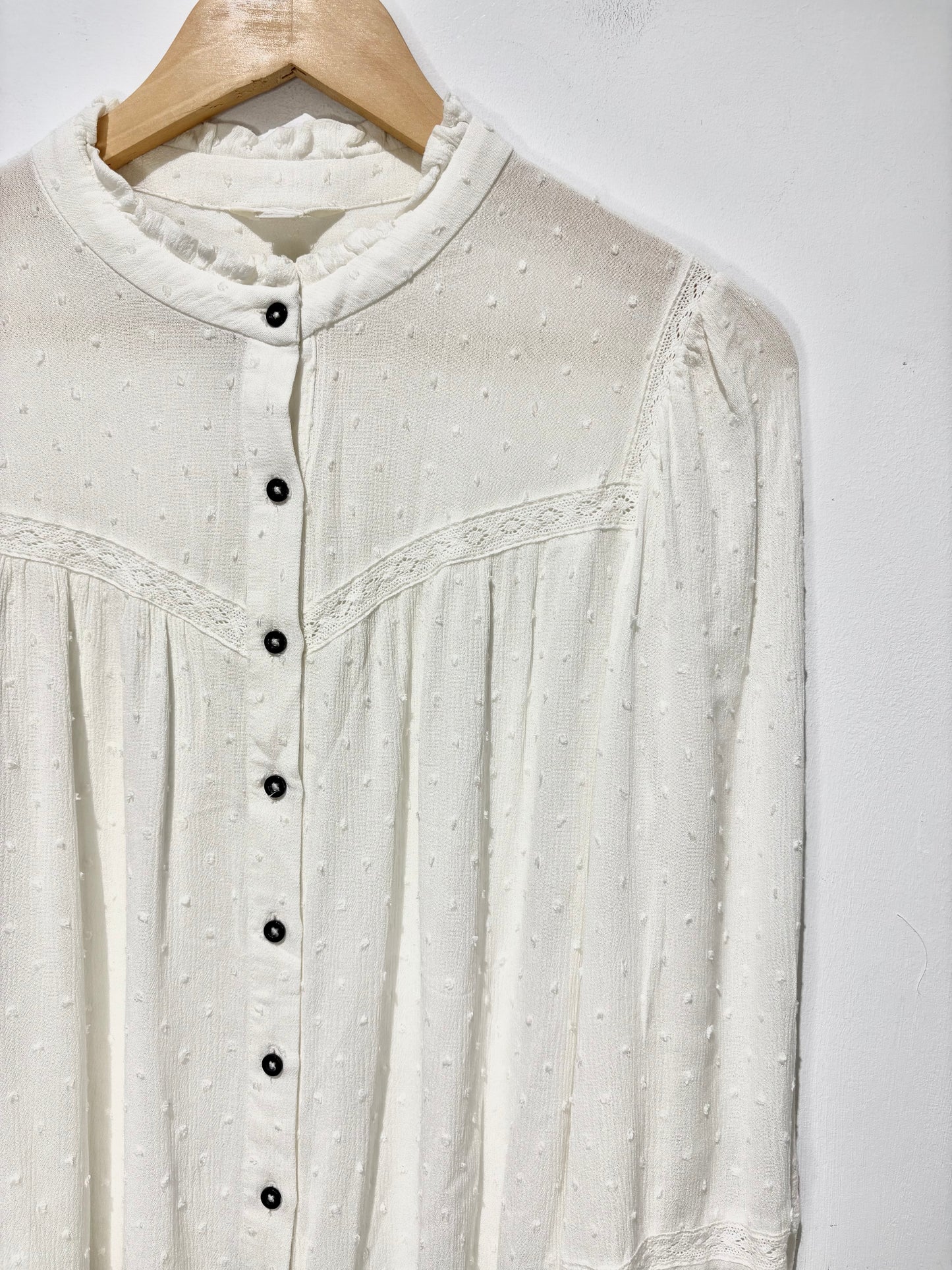 Blusa estilo romántico Springfield