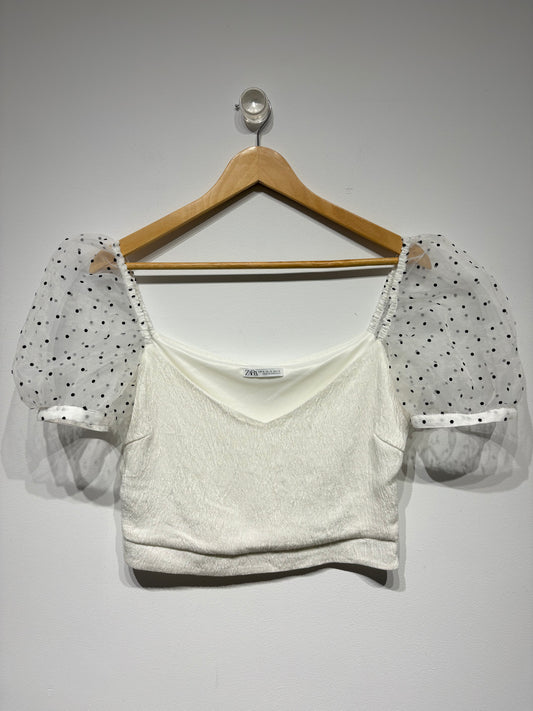 Crop top manga abullonada