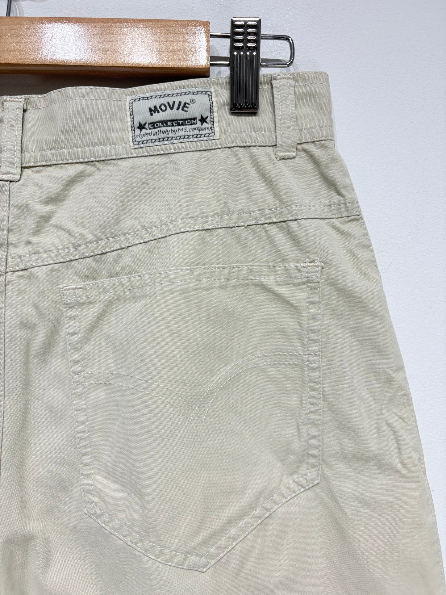 Bermuda estilo baggy color beige