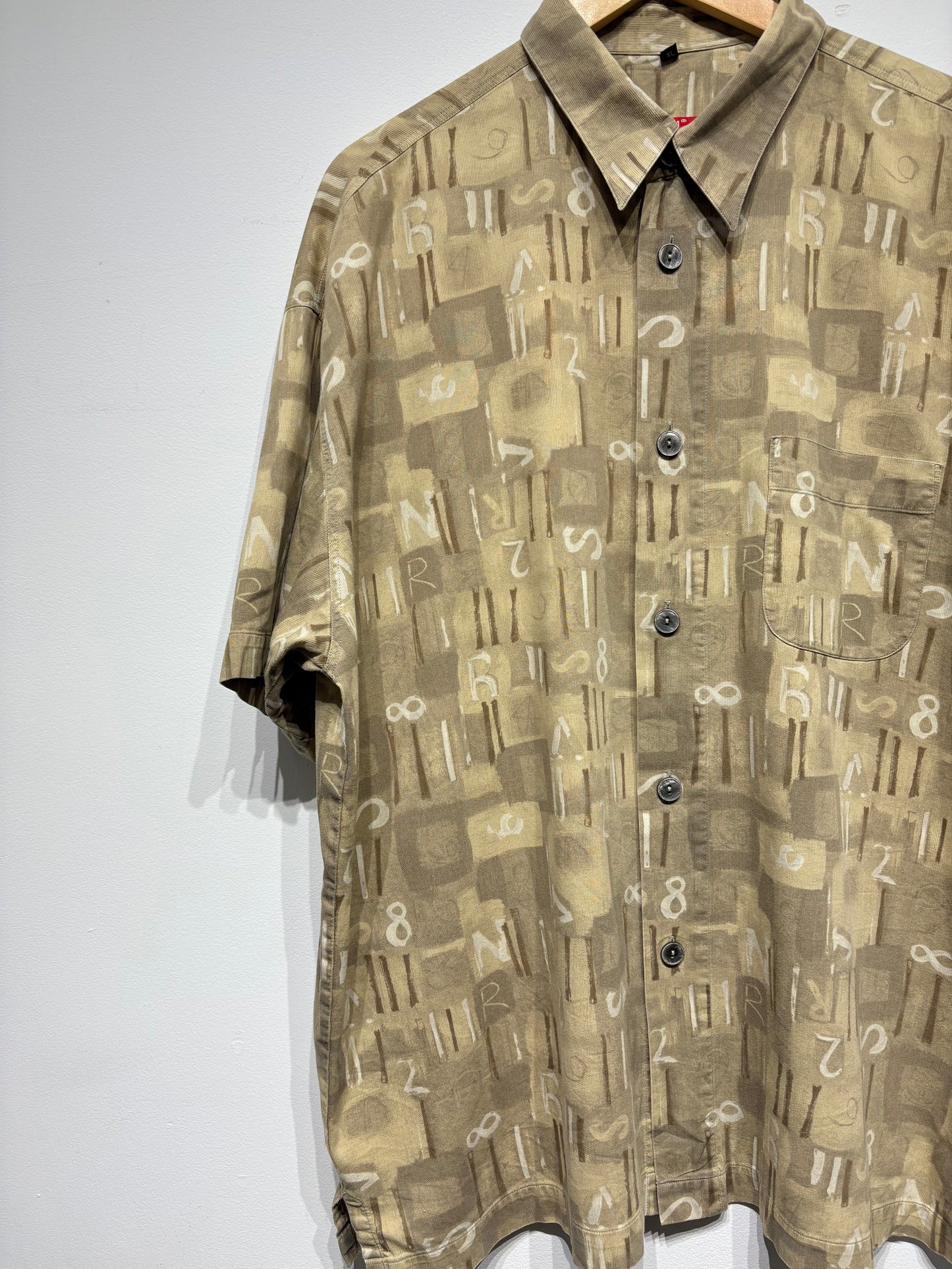 Camisa estampada tonos beige Signum