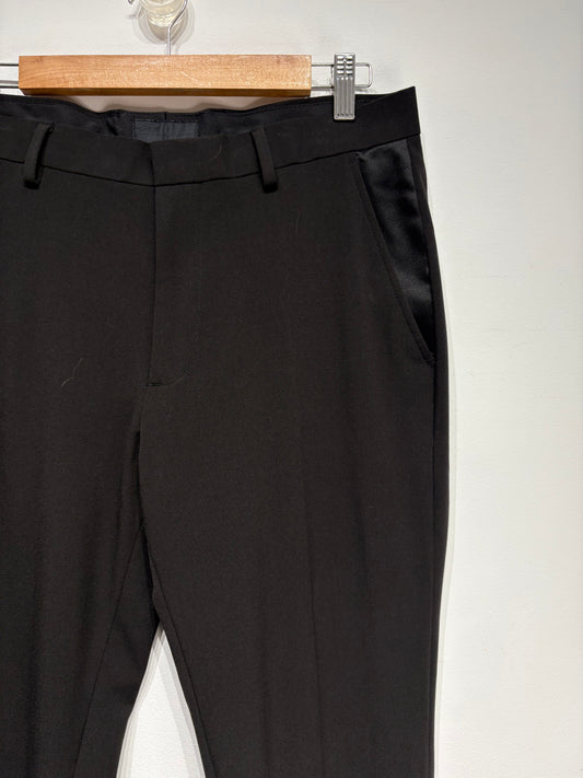 Pantalón de traje tipo smoquin