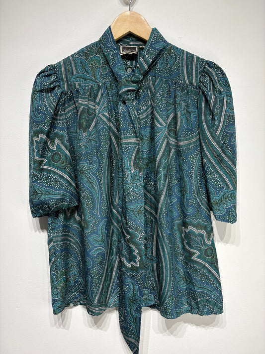 Blusa vintage atada al cuello