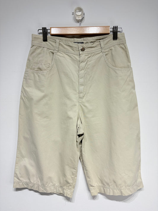 Bermuda estilo baggy color beige