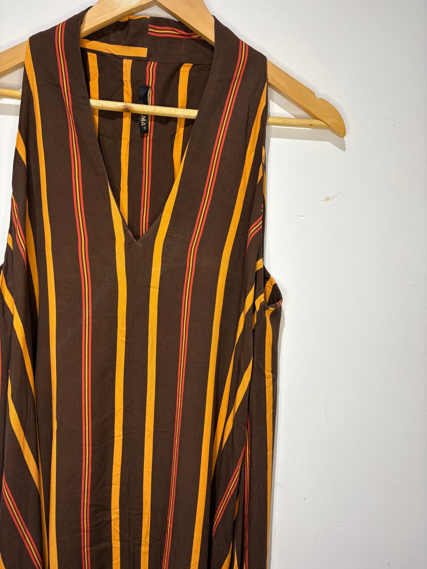 Vestido de rayas cuello pico
