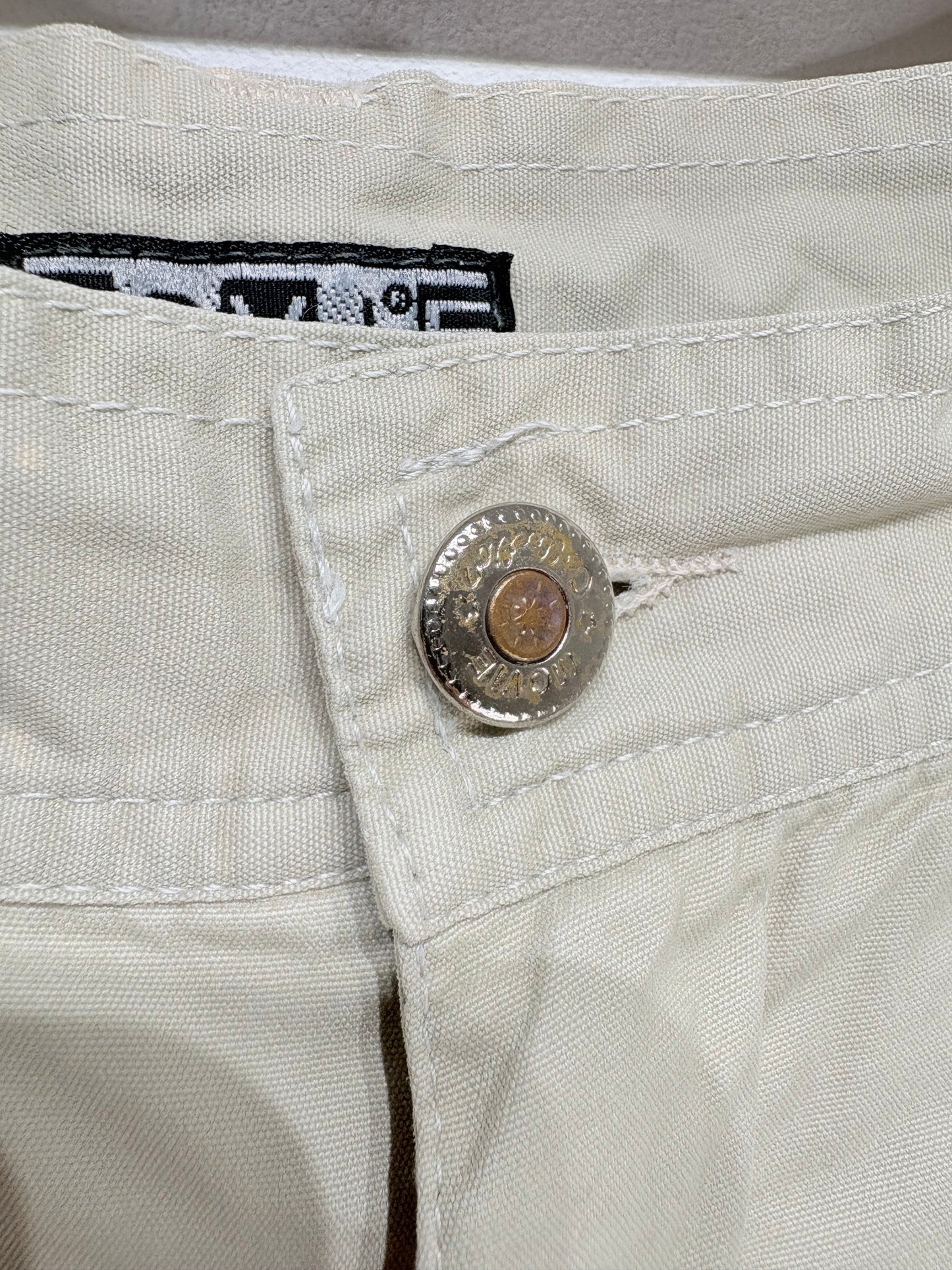 Bermuda estilo baggy color beige